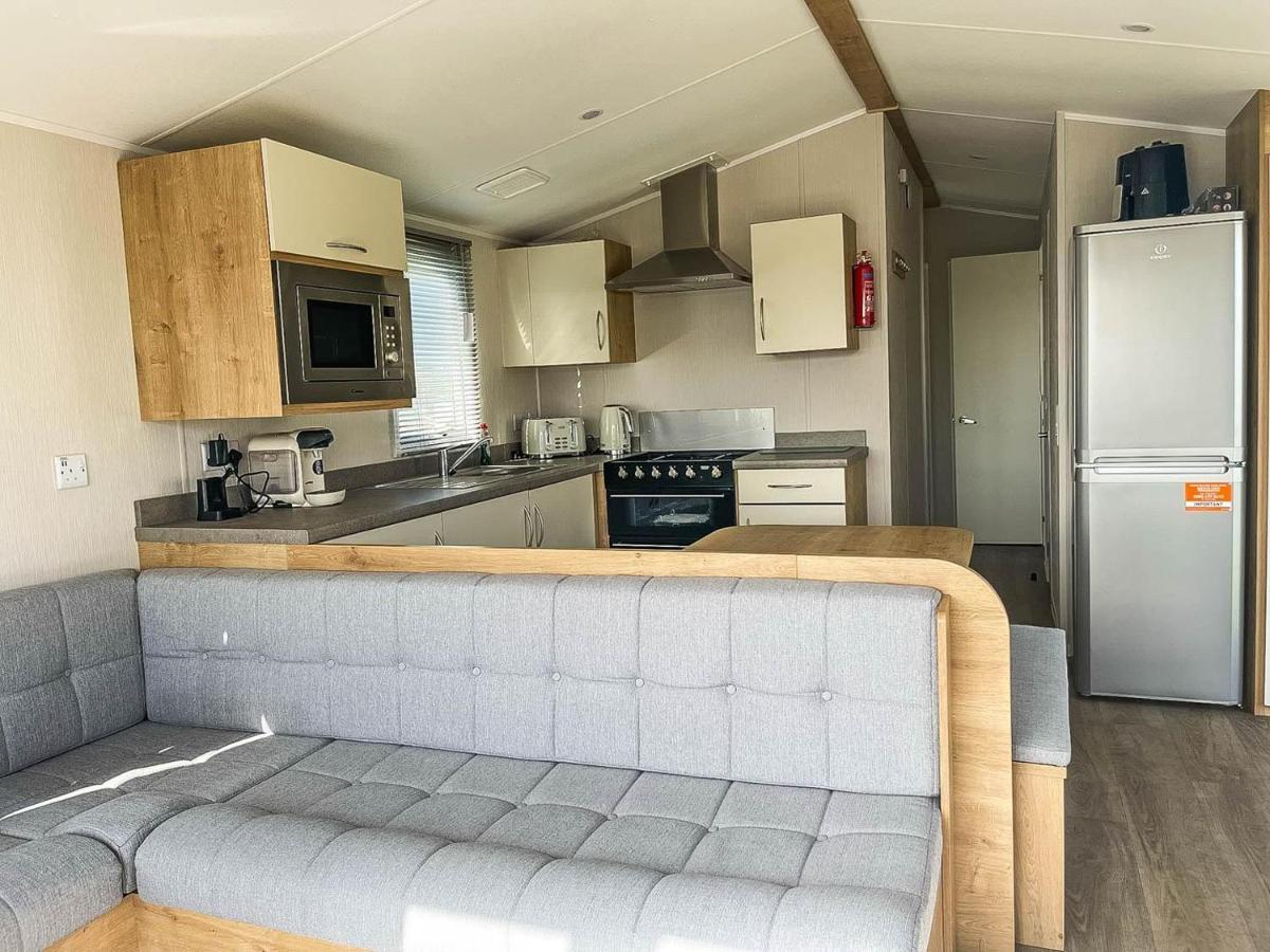 Lovely 8 Berth Caravan For Hire At Barmston Beach Holiday Park Ref 62002O Hotel Lund Luaran gambar