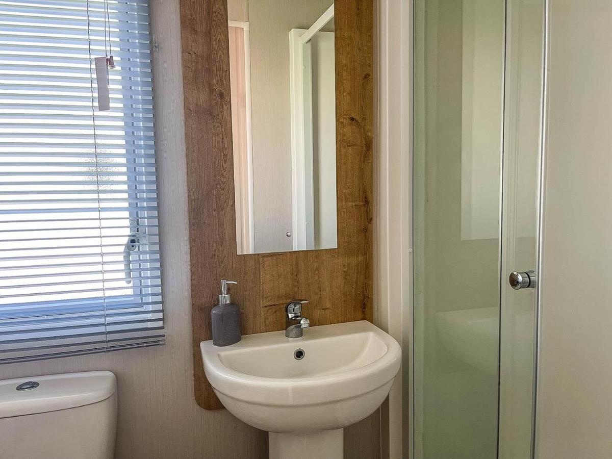 Lovely 8 Berth Caravan For Hire At Barmston Beach Holiday Park Ref 62002O Hotel Lund Luaran gambar